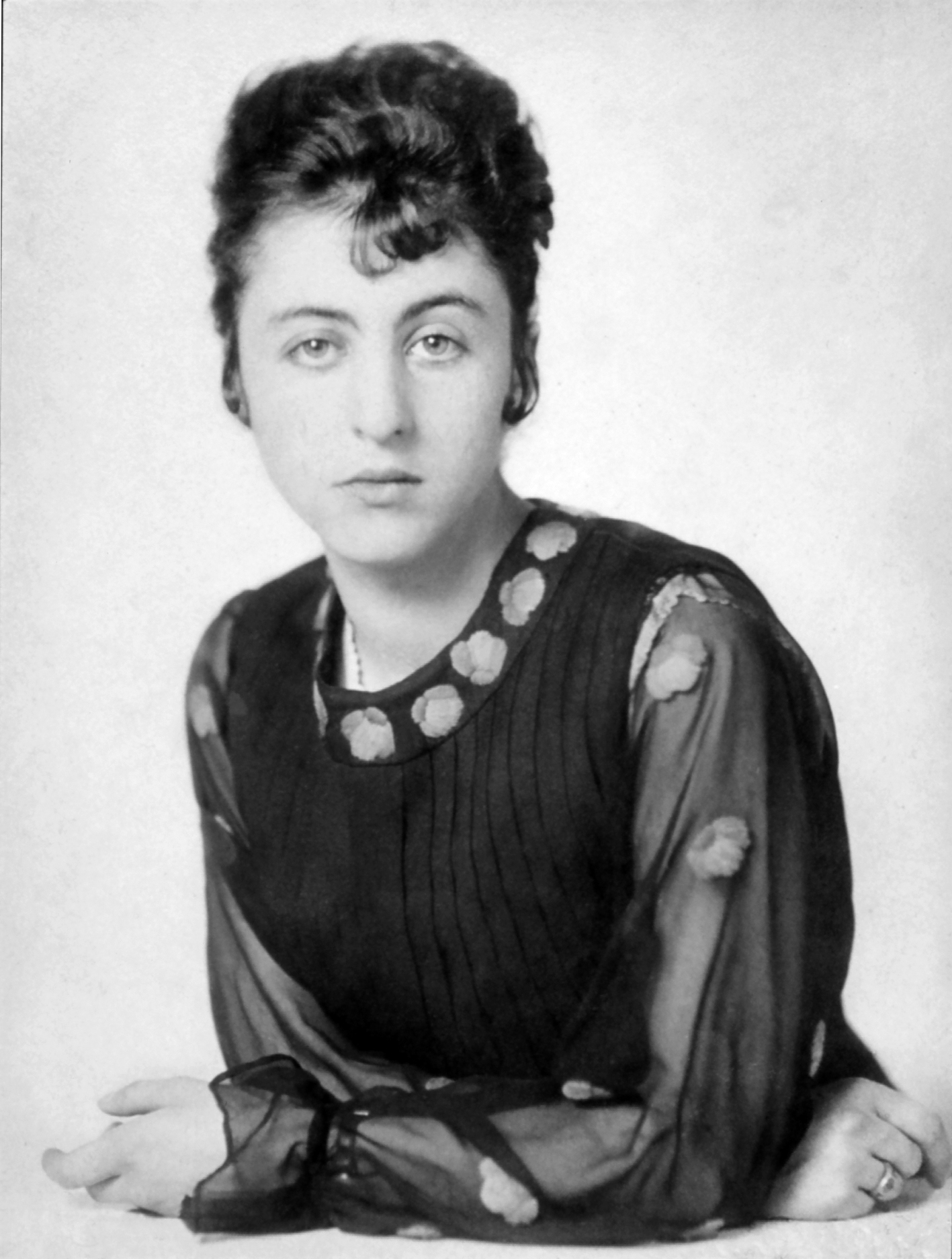 STABL PA 6005 Bider Julie Helene Bild 60 Portrait 1917.jpg